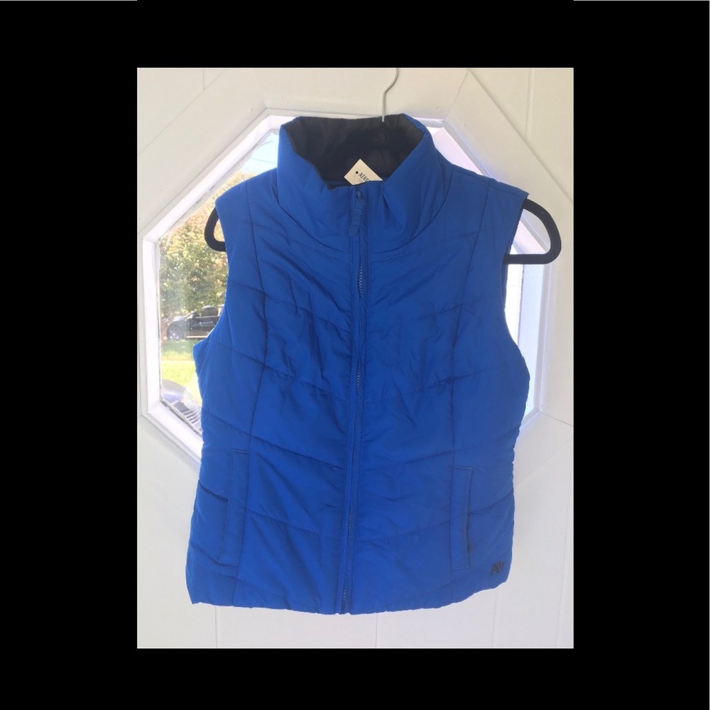 Blue Puffer Vests - Picture 3 of 8